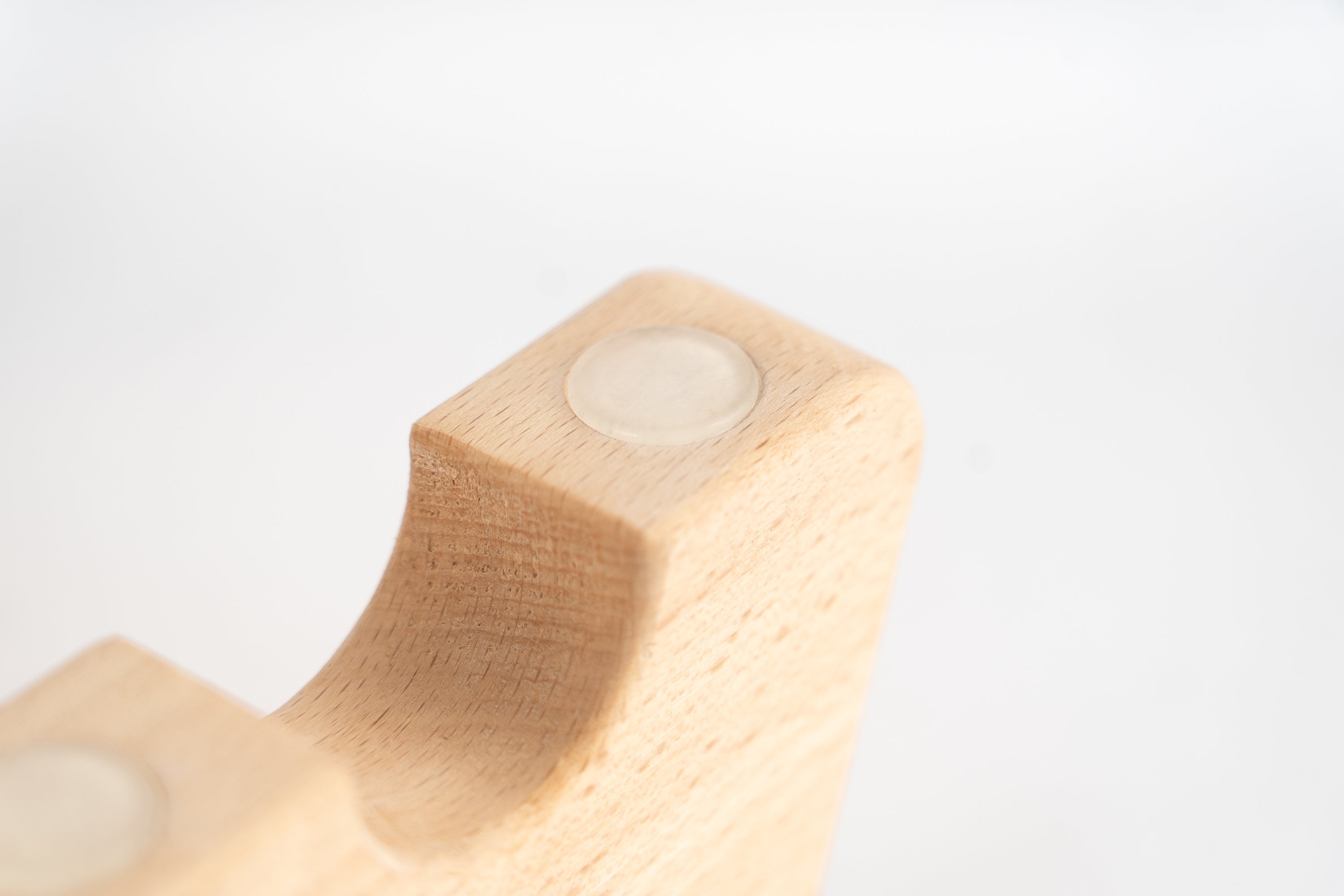 bmotion Parallette Holzfuß Detailaufnahme - Stabile Standfläche für Calisthenics Push-ups
