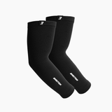 Paar Bmotion Arm Sleeves in Schwarz, über den gesamten Unterarm reichend, freigestellt